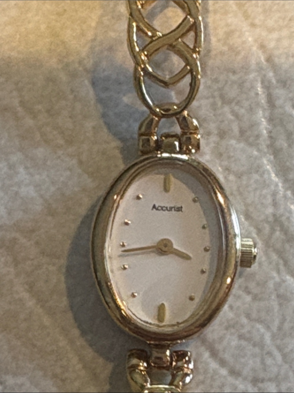Vintage AccuristGold-Tone Oval Bracelet Watch for Women - Picture 2 of 3